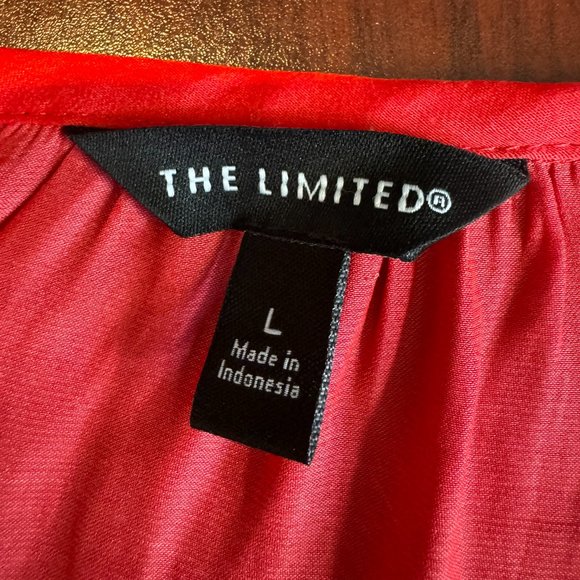 The Limited - Picture 5 of 6